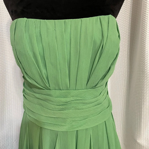 David’s Bridal Green Ruffled Strapless Dress Size 10 - Picture 2 of 8